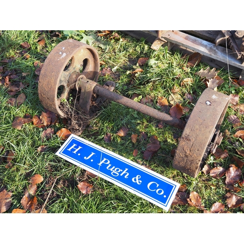 44 - Set of 4 wheels, axles and turntable, suitable for 5hp stationary engine