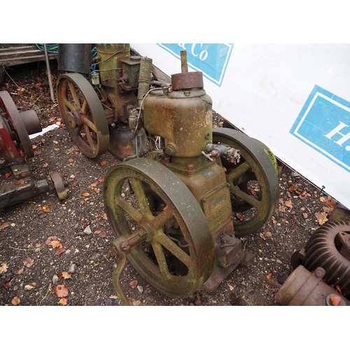 77 - Lister 76L 5hp petrol paraffin stationary engine. Cracked. Comes with starting handle.