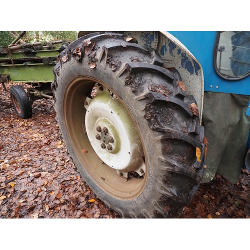 118 - Fordson New Performance Super Major tractor. 1961. In full working order. Comes with rear wheel weig... 