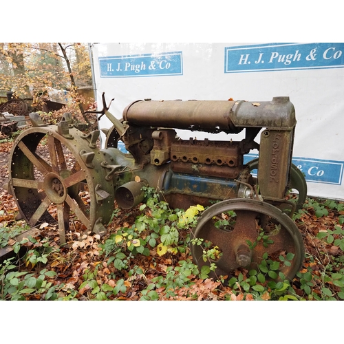 112 - Fordson standard petrol paraffin tractor.  Steel wheels and rear spade lugs. Spares or repairs