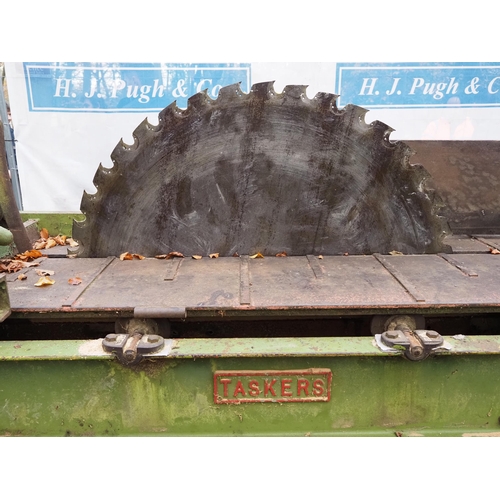 125 - W. Tasker & Sons Ltd mobile rack saw in good working. Still in use and shown at many steam rallies. ... 