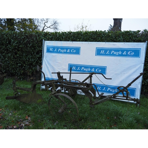 471 - Major uni-track single furrow deep digger plough