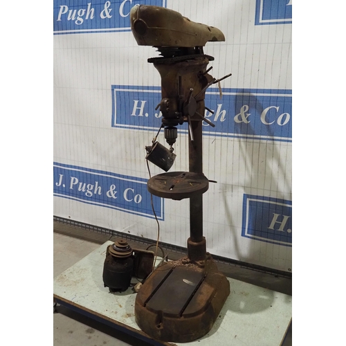 565 - Free standing pillar drill