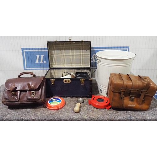 611 - Assorted items to include chest and leather bags