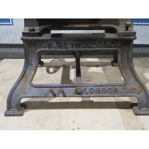 617 - Startrite Mercury mortiser and pillar drill on a cast iron base. In good working order with a recent... 