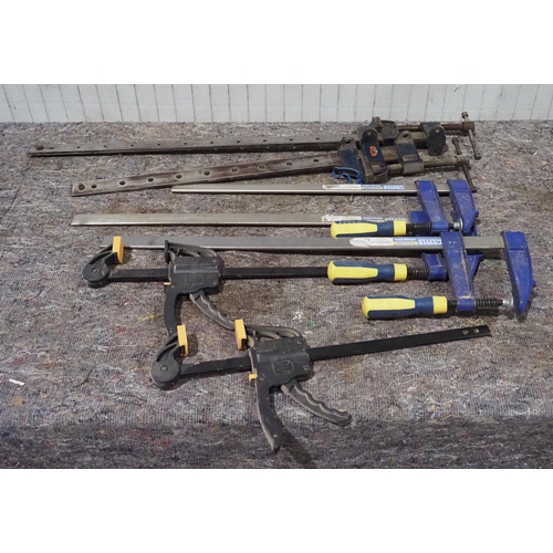 626 - 2 Sash clamps, 3 F-clamps and 2 quick clamps