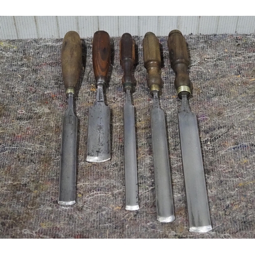 629 - 3 Ward paring gouges & 2 other chisels