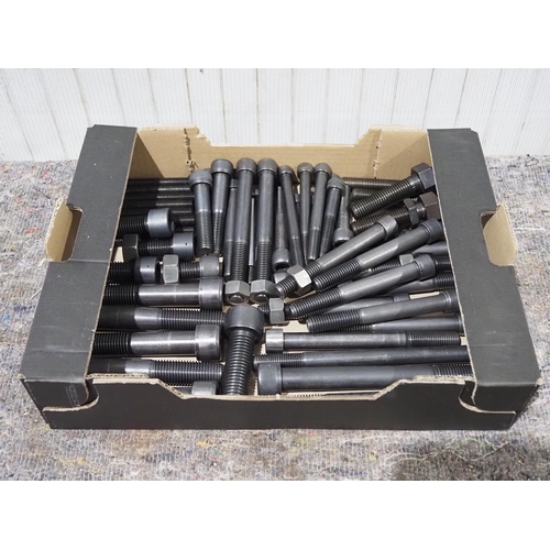 649 - Tray of large bolts, imperial and metric