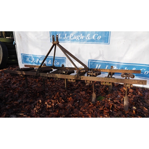 287 - 9 Tine spring tine cultivator