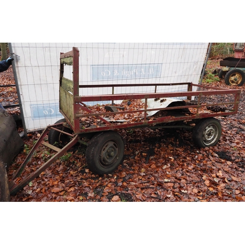 348 - 4 Wheel trailer