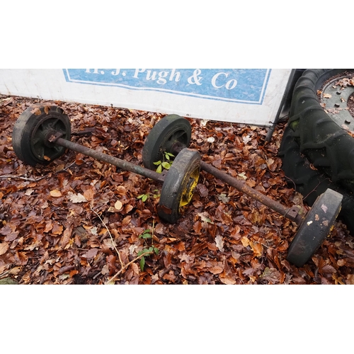 362 - Pair of wheels and axles