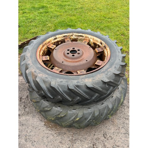 2352 - Fordson Major wheel & tyre 12.4/11-36