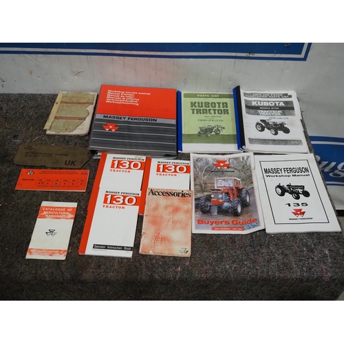 2556 - Quantity of Massey Ferguson workshop service manuals and parts lists