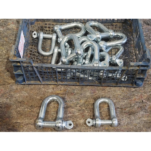 700 - 15 Shackles - 2 sizes