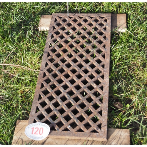 120 - Cast iron grate