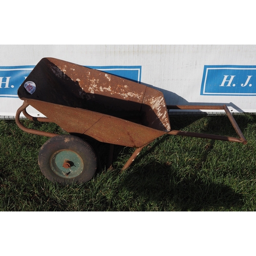 125 - Large wheelbarrow