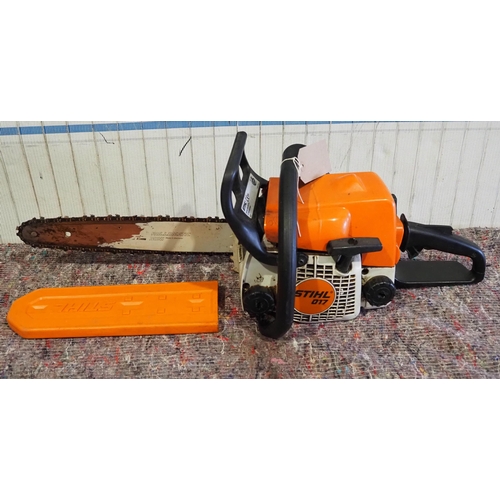 562 - Stihl 017 petrol chainsaw