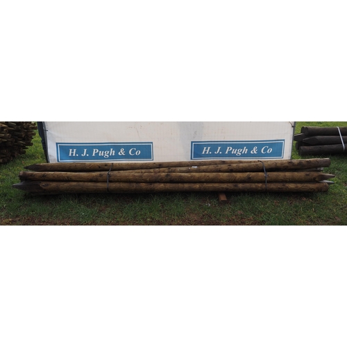 1189 - Round fencing stakes 12ft - 10