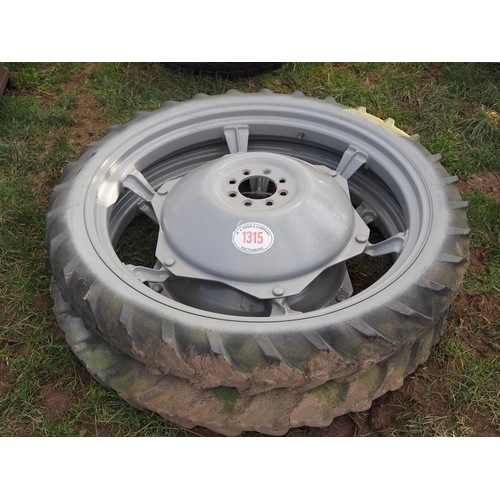 1315 - Pair of Ferguson Rowcrop wheels 600-36