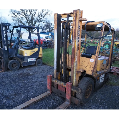 1460 - Climax diesel fork lift truck. Runs and drives