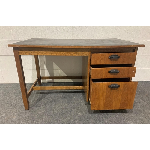 258 - 1930s Oak desk with 2 small and 1 large drawer 28