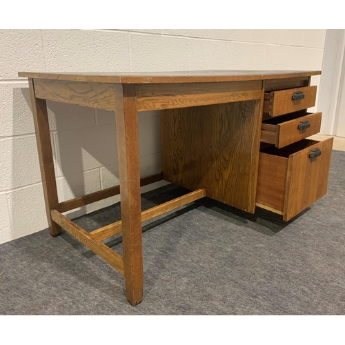 258 - 1930s Oak desk with 2 small and 1 large drawer 28