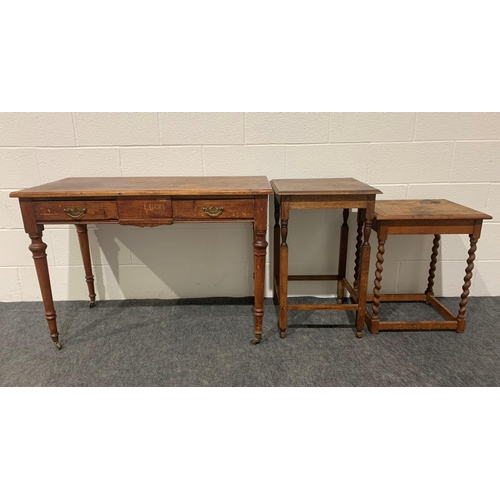 262 - Pine desk with 2 drawers on brass casters and 2 small oak occasional tables