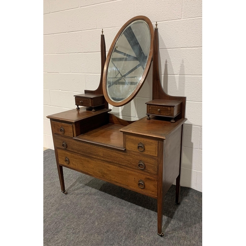 266 - Dressing table with mirror, satin wood stringing, brass casters and drawers to the upper and lower s... 