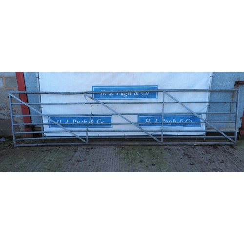 70 - Galvanised gate 14ft