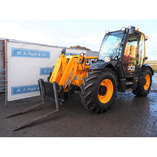 JCB 536-60 Agri plus loadall. 2017. 2400+ hours. Fitted with Sanderson headstock & pallet tines, rear hydraulic pick up hitch. Boom suspension. Air conditioning, radio, bluetooth. New tyres fitted recently. Very tidy and ready for work. Reg. DL17 RLZ. V5 in office