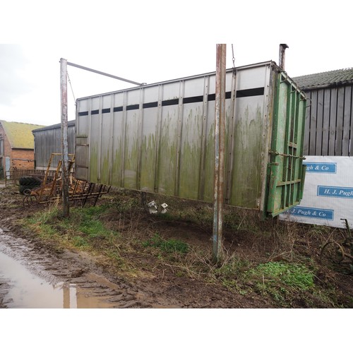 80 - Lorry stock container 16ft