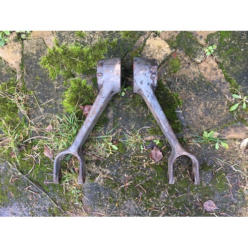 254 - Massey Ferguson original hydraulic 50 spline lift arms