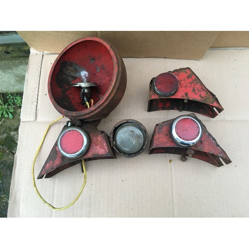 258 - Massey Ferguson 35/135 mudguard Butler lights