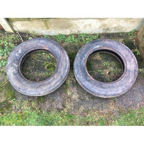 256 - Tractor front tyres 600-16