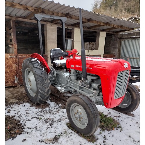 364 - Massey Ferguson 35 tractor. Runs and drives. Needs battery. Roll frame. Reg. MTK 932.