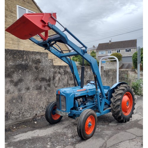 367 - Fordson Dexta tractor, Said to have been fully restored 2 years ago. C/w power loader, original Dext... 