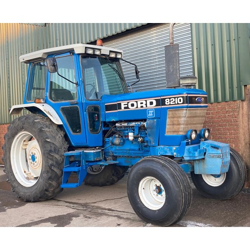 372 - Ford 8210 2WD Super Q tractor. 1988. Showing 7500 hours. Very nice original tractor