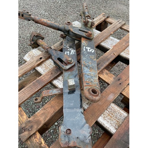 132 - Case International rear linkage