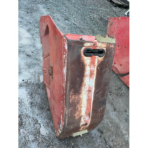 143 - Massey Ferguson 165 mudguard