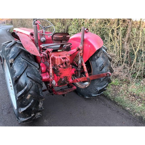 379 - International B414 tractor. 1962. Somerset tractor