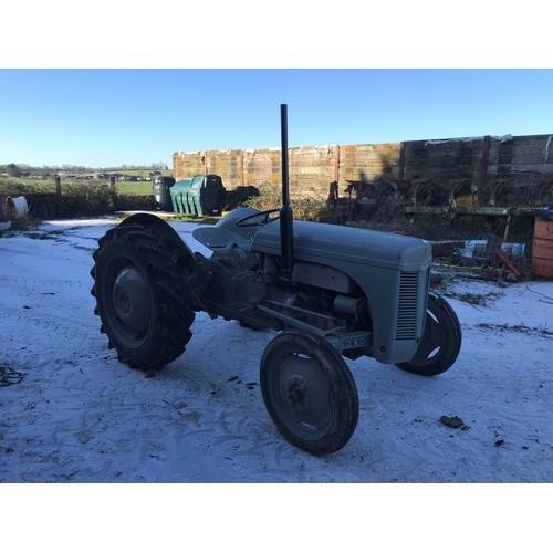 377 - Ferguson T20 petrol/paraffin tractor. Good condition. V5