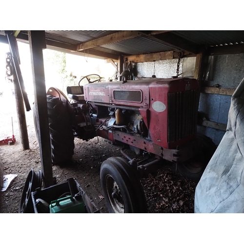 115 - International B-614 tractor. In working order. Fitted with BTD8 engine