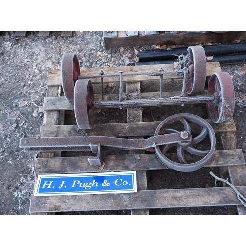 160 - Iron wheels and axles. Suitable for stationary engines