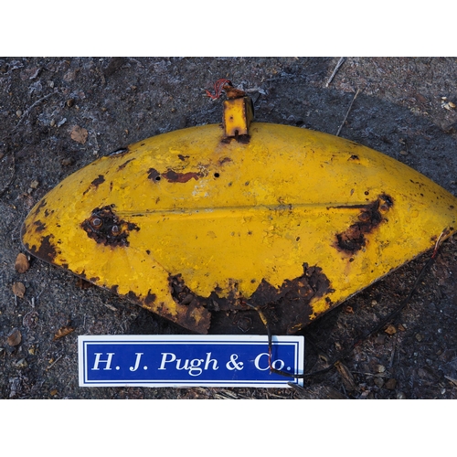 185 - Massey Ferguson 35 mudguard