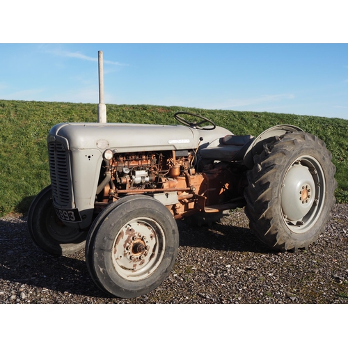 481 - Massey Ferguson FE-35 Grey & Gold tractor. 1957. Runs and drives . 4 Cylinder. Full set of original ... 