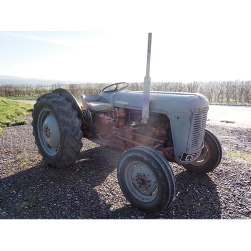 481 - Massey Ferguson FE-35 Grey & Gold tractor. 1957. Runs and drives . 4 Cylinder. Full set of original ... 