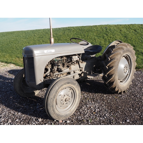 483 - Ferguson T20 petrol tractor. Working order. Converted to 12 Volt. Good rear tyres. No V5