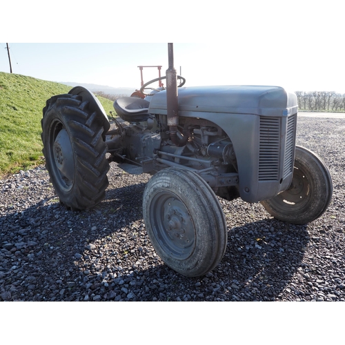 483 - Ferguson T20 petrol tractor. Working order. Converted to 12 Volt. Good rear tyres. No V5