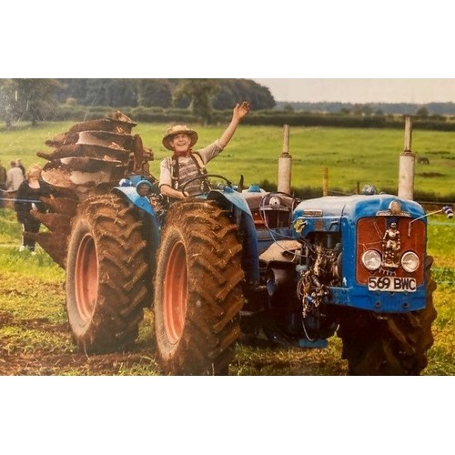 402 - Doe Triple D tractor. 1963. Rare tractor. Runs and drives, has recently had the turn table re-engine... 