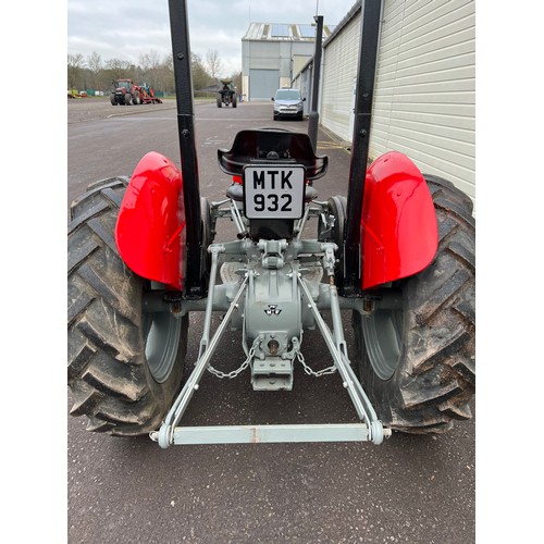 364 - Massey Ferguson 35 tractor. Runs and drives. Needs battery. Roll frame. Reg. MTK 932.